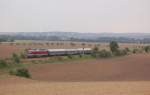 LEG 132 158-7 mit dem Winzerfestsonderzug DPE 75910 von Profen nach Freyburg und weiter zur Abstellung nach Karsdorf, am 08.09.2013 bei Kleinjena.