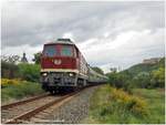 LEG 132 004-3 mit dem DPE 52335 von Freyburg (U) nach Chemnitz Hbf, am 09.09.2017 in Ni�mitz.