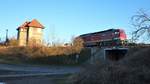 Am Morgen des 05.04..2018 war die EBS 132 293-2 in Laucha als Tfzf unterwegs in Richtung Naumburg.