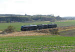 EBS 232 592-6 mit zwei 140 auf �berf�hrungsfahrt von Naumburg Hbf nach Karsdorf, am 05.02.2022 bei Kleinjena.