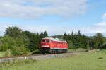 Die 232 093-5 vom Bahnbetrieb Gera war am 15.09.2025 auf der Unstrutbahn bei Balgstädt unterwegs, um im Bahnhof Vitzenburg Kesselwagen abzuholen.