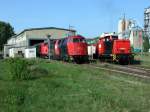 EBS 228 757-1 + 346 502-7 vor der Lokhalle in Karsdorf; 05.05.2011 (Foto.