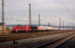 FWK 345 250-5 + EBS 1131 mit Kesselwagen nach Karsdorf, am 13.01.2014 bei der Ausfahrt in Naumburg Hbf.