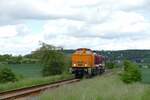 EBS 106 250-4 + 110 001 und 242 xxx auf Überführungsfahrt nach Naumburg Hbf, am 25.05.2021 in Balgstädt.