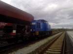 PRESS 204 022-2 mit einem Gleisbauzug nach dem Einsatz auf der Unstrutbahn zwischen Naumburg und Freyburg, am 27.10.2013 in Naumburg Hbf.