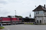 EBS 202 597 + 202 738 als Tfzf nach Karsdorf, am 10.08.2016 am Stellwerk Lw in Laucha.