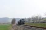 EBS 202 597 mit drei Kesselwagen nach Karsdorf, am 26.03.2021 bei Balgstädt.