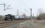 EBS 202 597 mit drei Kesselwagen nach Karsdorf, am 26.03.2021 in Naumburg Hbf.