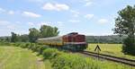 EBS 110 001-5 mit dem FUX von Gro�heringen nach Karsdorf, am 30.07.2021 bei Ro�bach.