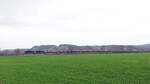 EBS 202 738-1 + 202 597-1 mit leeren Kohlestaubwagen von Karsdorf in die Lausitz, am 22.03.2024 bei Roßbach.