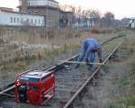 Arbeiten am Kalianschlu�gleis am 17.11.2012 in Ro�leben, damit es wieder befahren werden kann.