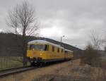 In Nebra zogen die Gleismesstriebwagen 725 002-0 + 726 002-9 noch bis hinter das Einfahrtssignal rau, bevor es als NbZ 94022 zur�ck nach Naumburg Hbf ging; 12.03.2012 