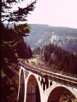 Am 10.05.1980 fotografierte Klaus Pollm�cher diese Br�cke bei Lauscha.