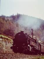 DR 95 0005-9 mit einem Personenzug am 10.05.1980 bei Lauscha.
