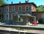 Auch im Bf Nebra war die DB/Burgenlandbahn mit einem Infostand vertreten, um Reisende und Besucher des Freyburger Winzerfests zu informieren und Fahrkarten zu verkaufen; 12.09.2009