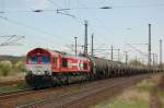 HGK DE 668 mit Kesselwagen vermtutlich von Gro�korbetha nach Emleben, am 27.04.2012 in Naumburg Hbf.