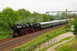 EMBB 52 8154-8 auf der Fahrt von Leipzig zum Bw Fest nach Weimar, am 18.05.2012 in Naumburg Hbf.