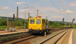 Ein MTW der DB Bahnbau Gruppe MTW auf der Fahrt in Richtung Bad K�sen, am 18.07.2013 in Naumburg Hbf.