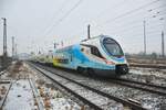 Am 12.01.2024 war dieser WESTbahn GmbH  DEMU2 Triebzug aus chinesischer Produktion, in Naumburg (S) Hbf Richtung Saalfeld (S) unterwegs.
