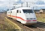 DB 401 011 + 401 511 als Tfzf Richtung Weißenfels, am 15.03.2024 in Naumburg (S) Hbf.