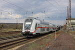 DB IC2 4902 (D-DB 50 80 86-81 902-8 DBpbzfa 668.4) als IC 2067 von Karlsruhe Hbf nach Leipzig Hbf, am 09.04.2025 in Naumburg (S) Hbf.