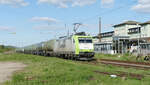 ITL Captrain 185 533-7 mit Kesselwagen der französischen Armee (Abteilung Service des Essences des Armées), am 06.05.2025 in Naumburg (S) Hbf.