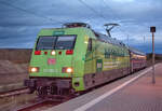 DB 101 088-3 stand am 19.12.2024 mit einem nightjet-Wagen der Österreichische Bundesbahnen (ÖBB) am #Unstrutbahn Bahnsteig 5 in Naumburg (S) Hbf.