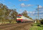DB 101 001-6 mit dem DZ 1318  AKE-Rheingold  von Berlin Zoologischer Garten nach Köln Hbf, am 30.10.2025 in Naumburg (S).
