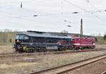 EBS 241 353 und FWK 143 936 am 27.03.2024 beim Rangieren in Naumburg (S) Hbf.
