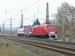 FWK 252 004 und die aufgebügelte 243 936 mit der 243 822 am 20.03.2026 in Naumburg (S) Hbf.