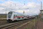 DB IC2 4895 (D-DB 50 80 86-81 895-4 DBpbzfa 668.4) als IC 2065 von Karlsruhe Hbf nach Leipzig Hbf, am 10.04.2026 in Naumburg (S) Hbf.