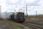 Die E 44 044 vom DB Fahrzeuginstandhaltungswerk Dessau leistete am 10.04.2026 ab Weimar Vorspann am DZ 88300 von Meiningen nach Dresden Hbf.