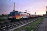 Am 29.04.2018 bespannte die MRCE 182 560  25 JAHRE DEUTSCHE WIEDERVEREINIGUNG  in Naumburg (S) Hbf den AKE-Eisenbahntouristik Rheingold-Sonderzug 51 von Berlin Hbf nach Domodossola. (Foto: Marcel Grauke)