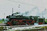Im Februar 2001 steht die DB Museum 03 1010-2 mit einem Sonderzug nach Oberhof (Th�r) in Naumburg (S) Hbf. (Foto: Detlef Beck)