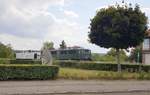 Am 18.07.2019 war die PRESS 203 051-8 mit der 142 001-7 in Laucha in Richtung Naumburg unterwegs.