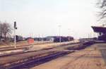 Vor der Elektrifizierung des Streckenabschnitts von S�mmerda nach Oberr�blingen im Jahr 1996, war der neue Inselbahnsteig mit Unterf�hrung in Artern errichtet worden.