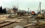 DR 110 315-9 zieht am 13.02.1981 in H�he des Posten 6a in Laucha einen leeren Zementkesselwagenzug nach Karsdorf.