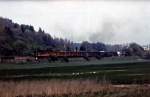 Am 02.06.1981 fotografierte unser Unstrutbahnfreund, Peter Polzin, diesen G�terzug in Richtung Artern auf der Unstrutbahn kurz hinter dem Bahnhof Nebra.