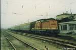 DB 201 082-5 mit einem Personenzug nach Artern auf Gleis 5 in Naumburg (S) Hbf; 10.12.1994 (Foto: J�rg Berthold)