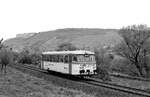 KEG VT 2.18 als RB nach Naumburg Hbf, am 16.05.1996 auf der Unstrutbahn bei Nißmitz.