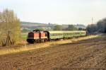 Am 28.10.1991 war die DR 112 528-5 auf der #Unstrutbahn bei Ni�mitz mit einem Personenzug von Naumburg (S) Hbf nach Nebra unterwegs.