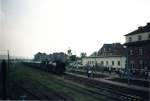 01 137 mit einem Sonderzug bei der Einfahrt in den Bf Ro�leben.