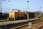 DR 106 421-1 im August 1987 beim rangieren in Naumburg Hbf.