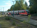 DB 642 225-7 + 642 188-7 als RB 25882 von Naumburg (S) Ost nach Nebra, im Bf Freyburg (Unstrut).