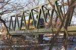 Am 02.02.2012 rollt ein Triebwagen der Burgenlandbahn als RB von Wangen nach Naumburg Ost, als einer der ersten Z�ge �ber die neue Saalebr�cke in Ro�bach.