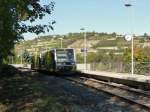 Burgenlandbahn 672 905 als RB 34871 von Wangen nach Naumburg Ost, am 30.09.2012 am Hp Freyburg.