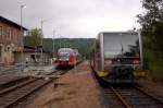 DB 642 724 + 642 195 als RB 34885 nach Naumburg Ost und BLB 672 915 als RB 34952 nach Ro�leben, am 14.09.2014 in Nebra.