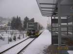 Burgenlandbahn 672 xxx als RB von Naumburg Ost nach Wangen, am 06.01.2016 am Haltepunkt in Roßbach.