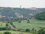 EBS 232 334 (?) als Tfzf Richtung Naumburg, am 04.06.2020 bei Freyburg (U).