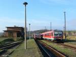 Zwei Triebz�ge der BR 628 als RB von und nach Naumburg Hbf, am 02.12.2006 im Bf Vitzenburg.